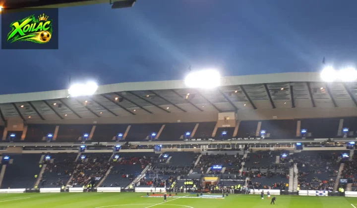 Cầu thủ Albania thi đấu trong một trận quốc tế gặp Scotland